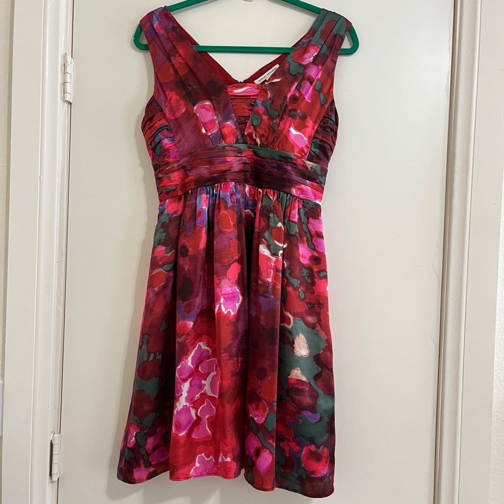 Banana Republic Silk V Neck Watercolor Empire Waist Dress Petite 6 Party Classic